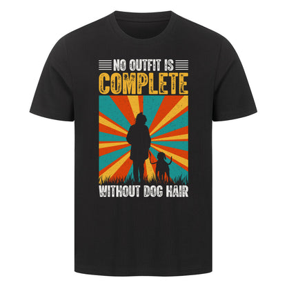 Premium T-Shirt "No outfit is complete..." Schwarz – hunde-shirt.de
